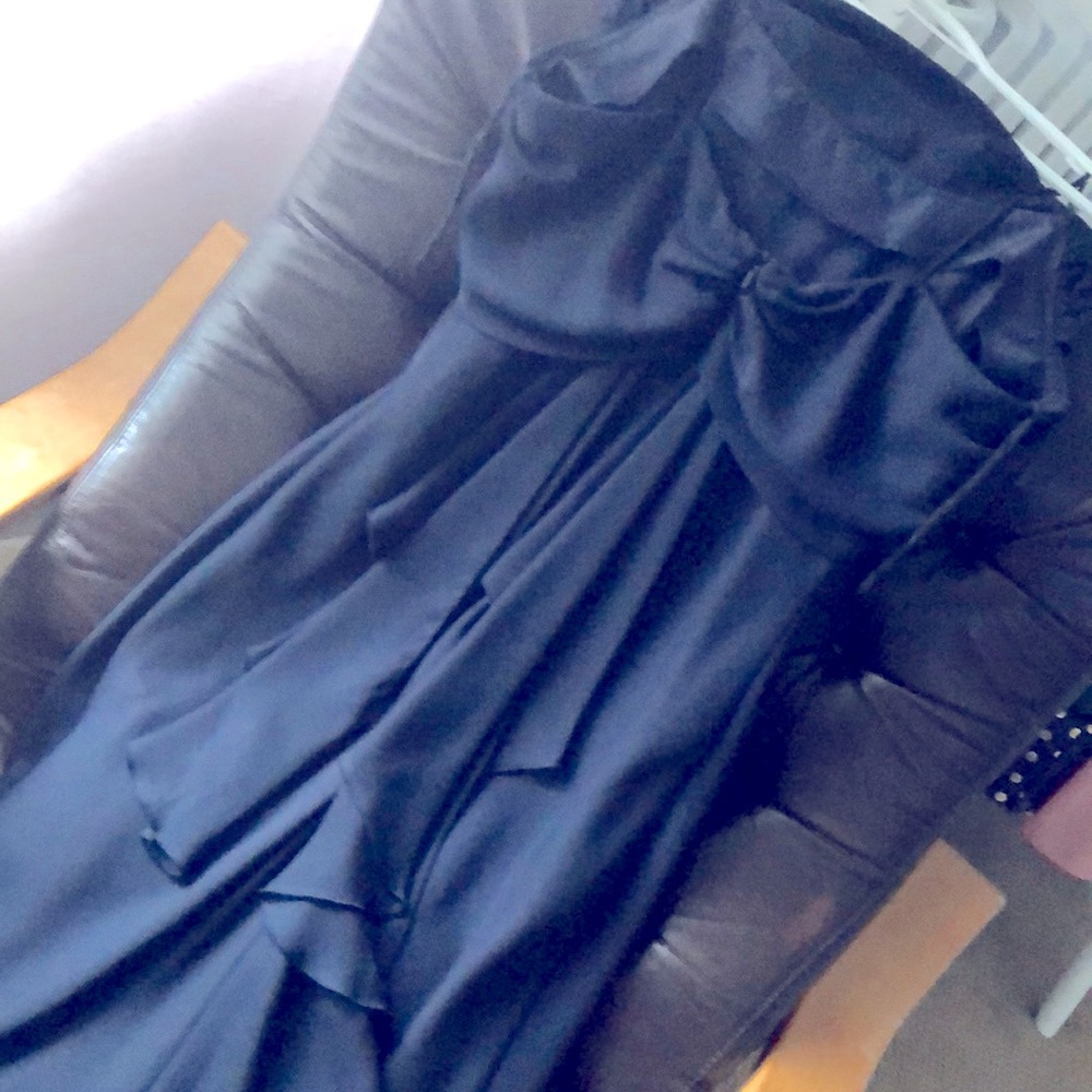 JESSICA (14) Elegant navy blue airy gown with lining & bow detail on the back - Picture 11 of 11